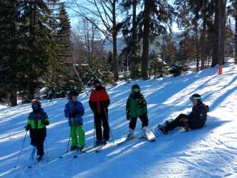Obóz młodzieżowy, Szklarska Poręba 2025 - Zimowe szaleństwo w Karkonoszach. Zimowisko narciarskie (8-13 lat) i obóz narciarski (14-17 lat)
